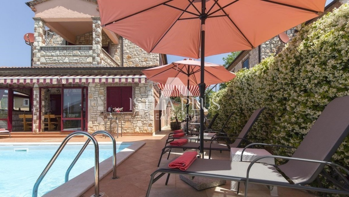 Stein Haus im nahe von Poreč