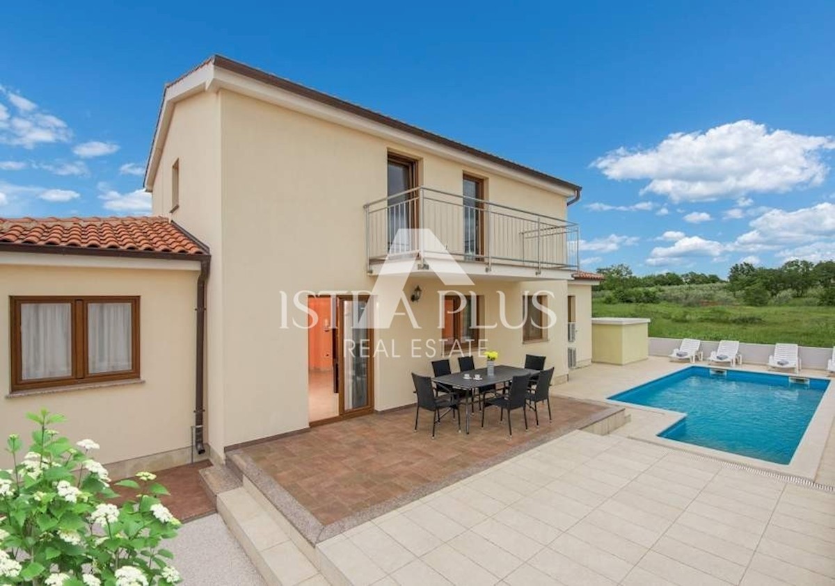Ein wunderschönes Haus mit Swimmingpool - Umgebung von Poreč