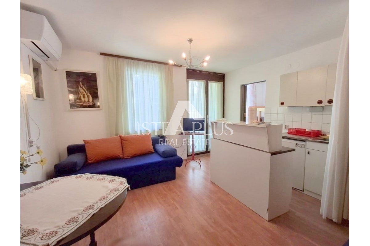 Apartment on the 2nd floor, 300m from the sea - near Poreč