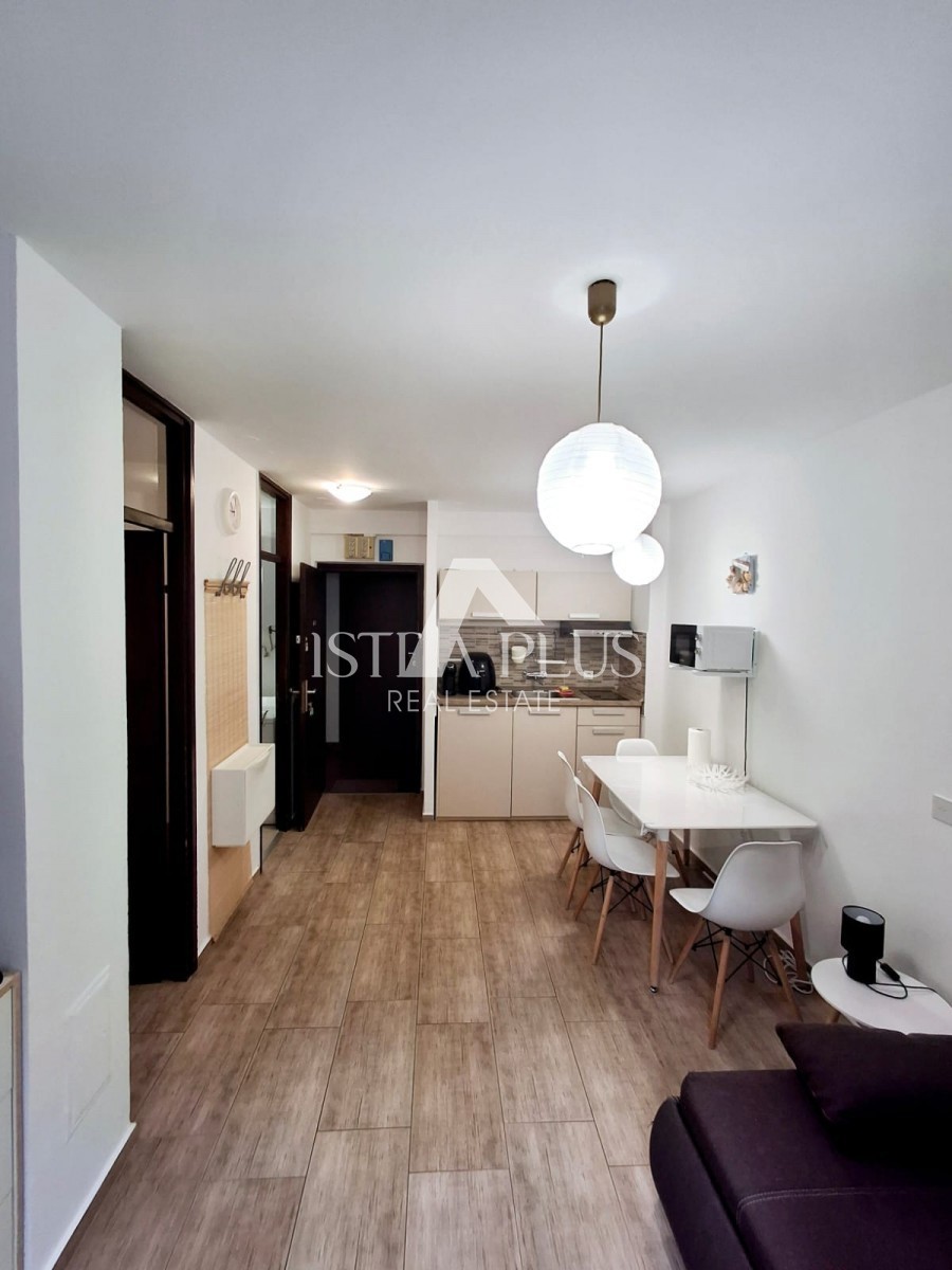 Decorated and furnished apartment 400m from the sea