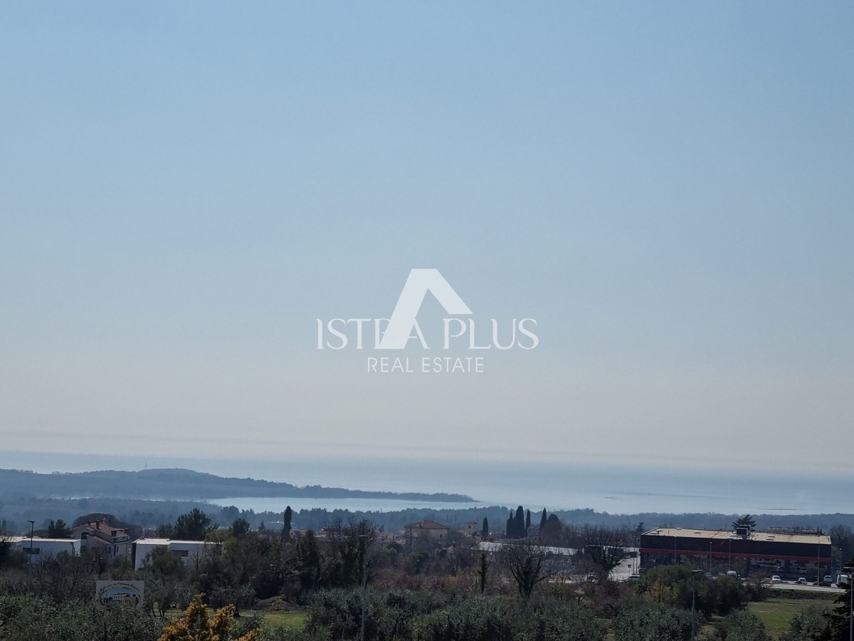 PRILOŽNOST! Stanovanje v centru mesta, 2s+galerija, z odprtim pogledom na morje!