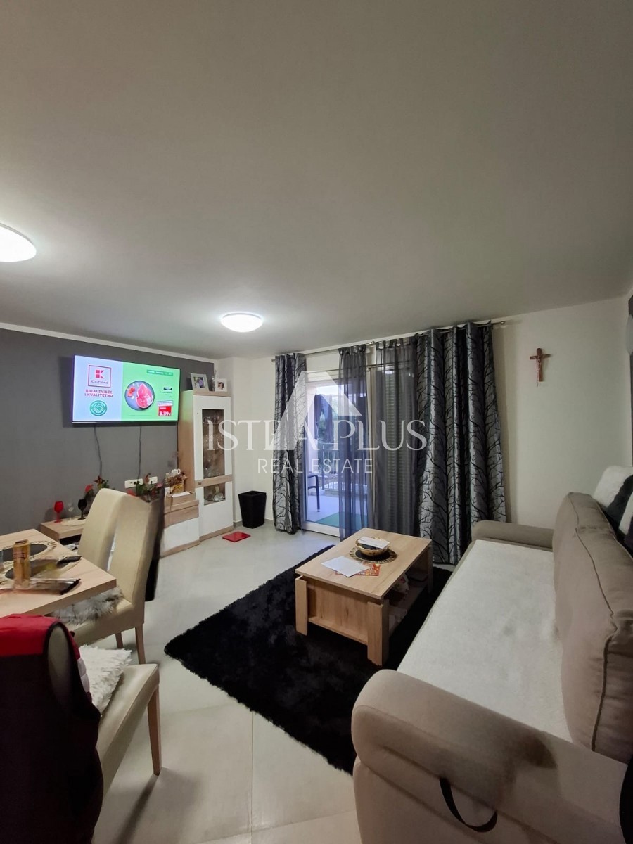 Opportunity, apartment in Poreč, ground floor with a yard 850m from the sea!!