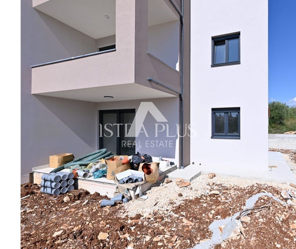 ISTRA, Tar - NOVOGRADNJA, pritličje stanovanje z vrtom!