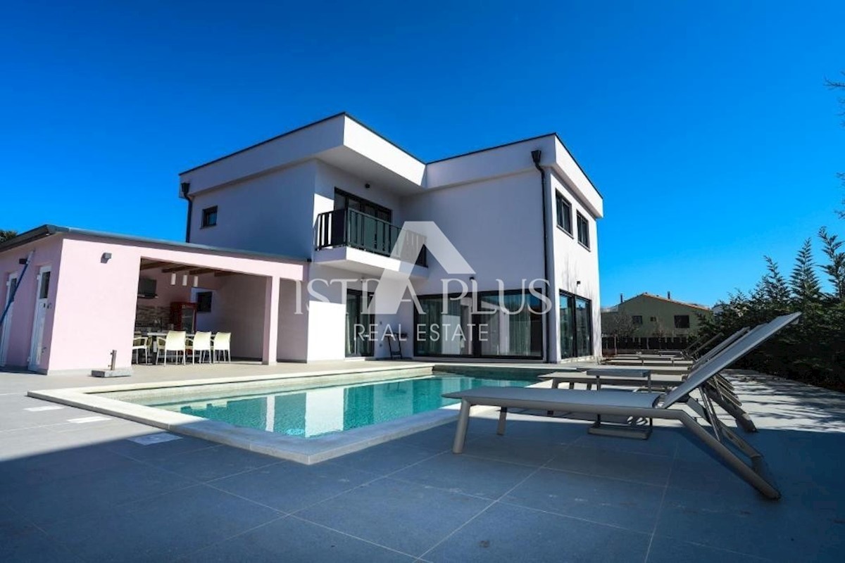 Poreč - Villa mit Pool 800 m vom Meer entfernt