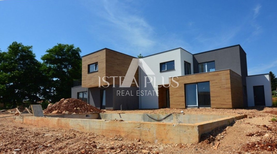 Istrien, Umgebung Poreč - Moderne Doppelhaushälfte mit Swimmingpool