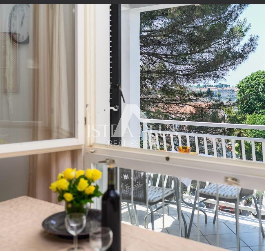 Istra, Poreč - Stan u CENTRU GRADA , 100 m od mora ! POGLED NA MORE