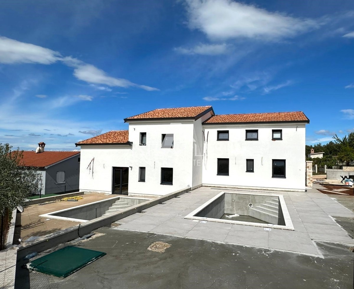 UMGEBUNG VON POREČ, DOPPELHAUS MIT MEERBLICK, ZWEI SCHLAFZIMMERN, SCHÖNER GARTEN