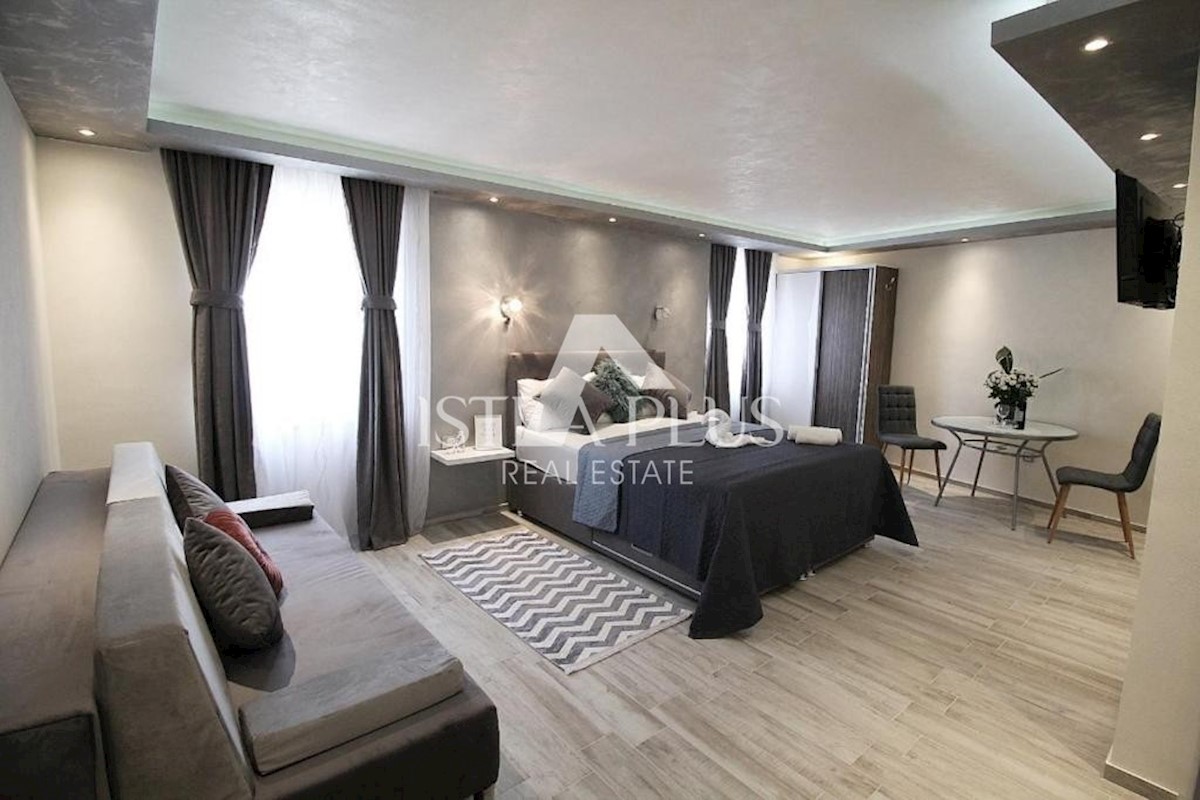 Stan 50 m od mora , Poreč centar