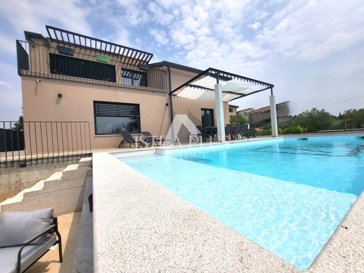 Haus mit Schwimmbad, Sauna, Fitnesscenter und großem Garten – in der Nähe von Poreč