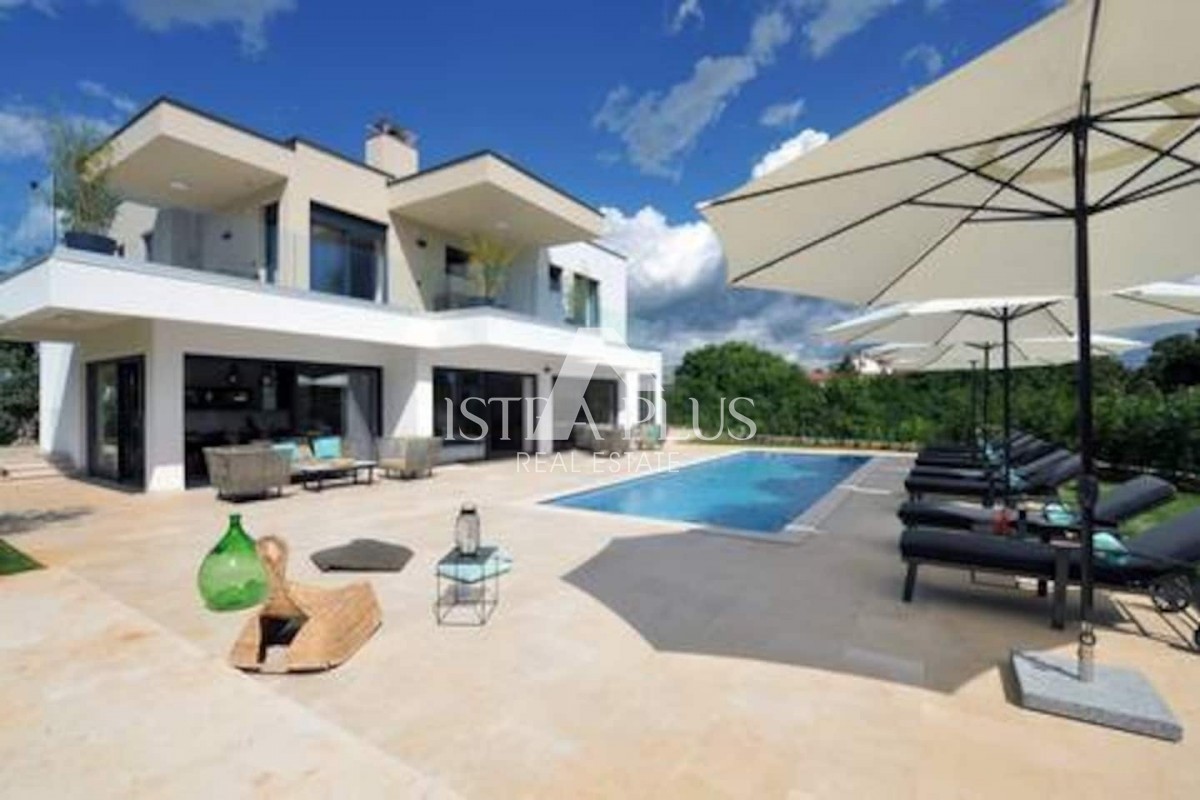 Schöne Luxusvilla, in der Nähe von Porec und dem Meer!