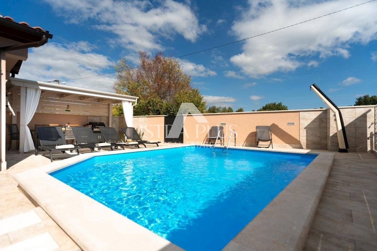 Reihenhaus mit Swimmingpool - rund um Poreč