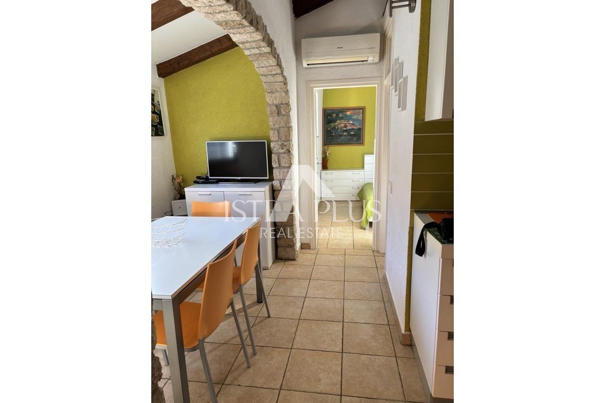 Apartment 50m from the sea, completely renovated and furnished - ČERVAR -PORAT!