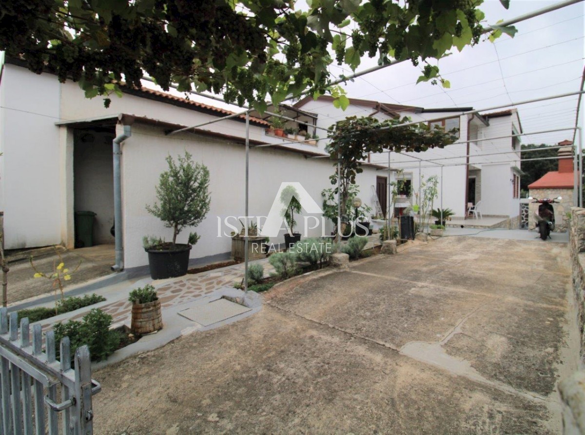 Doppelhaushälfte mit Garage 1500 m vom Meer entfernt