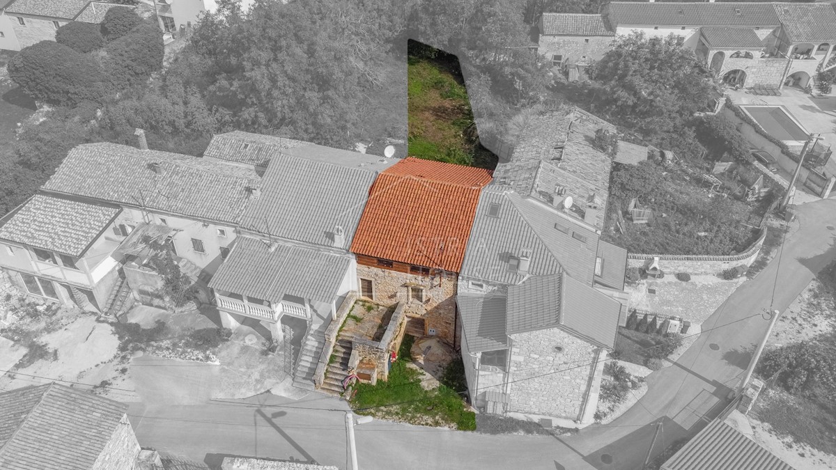 Poreč, okolica, autohtona kamena kuća za renovaciju