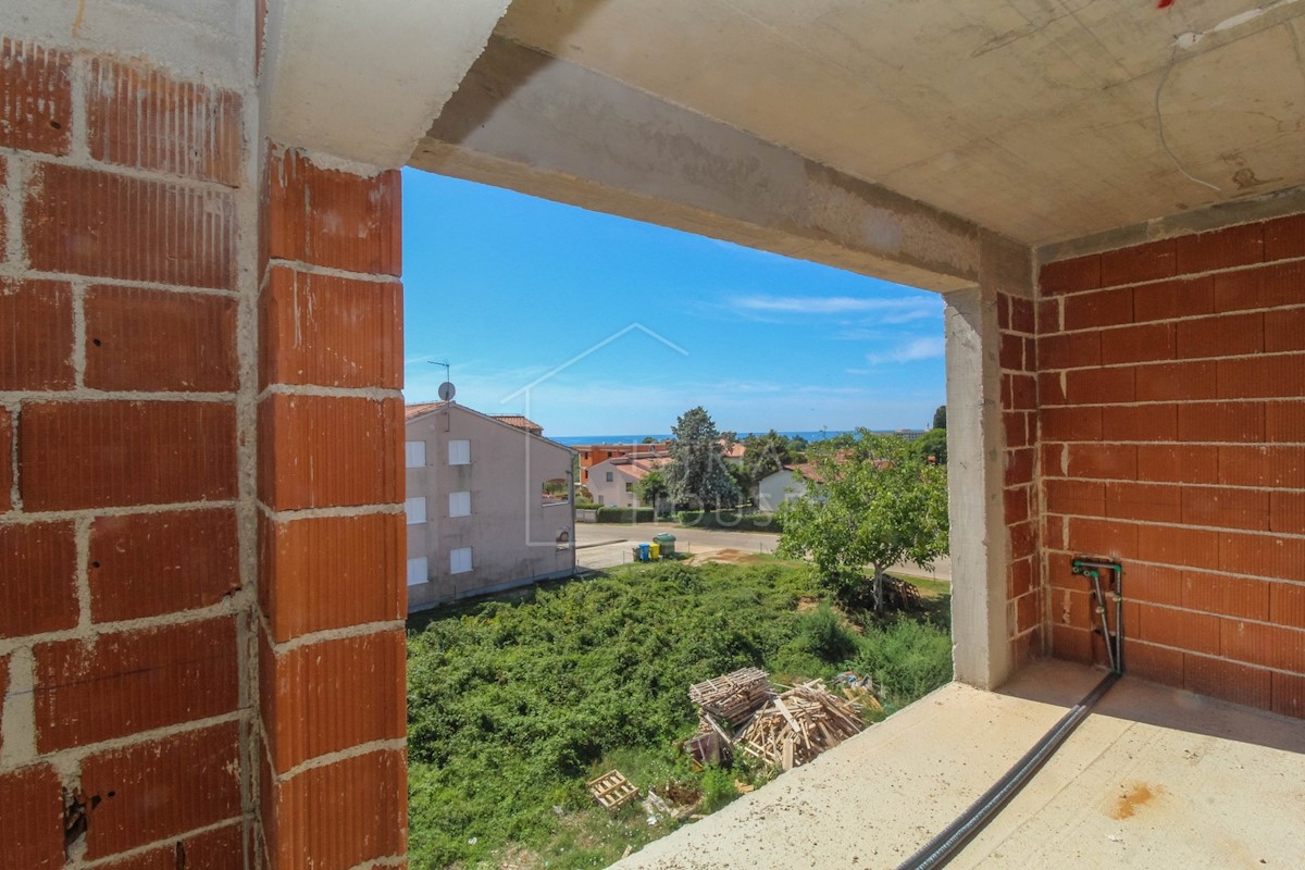 Poreč, novo stanovanje s pogledom na morje 500m od plaže