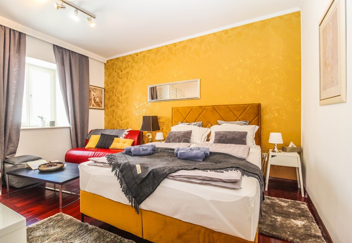 Poreč, staro mestno jedro, dva apartmaja v samem centru mesta