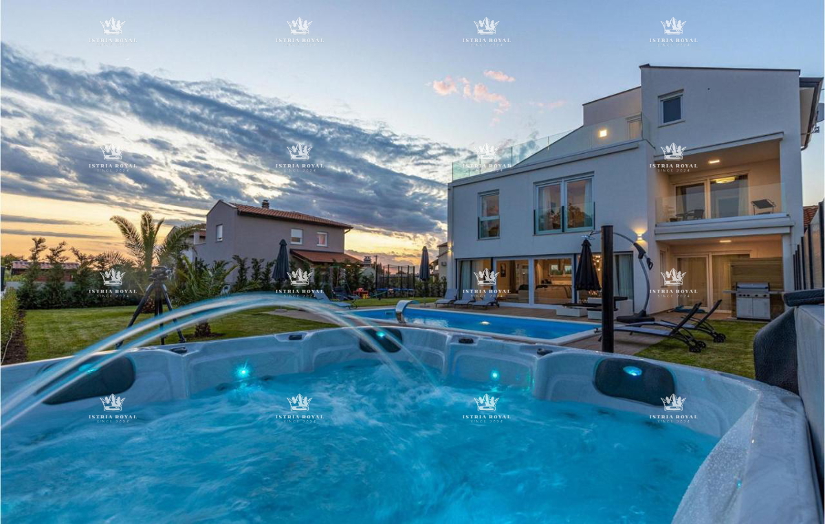 Istra, Poreč, prodaja luksuzne vile u blizini mora, turistički najam, investicija.