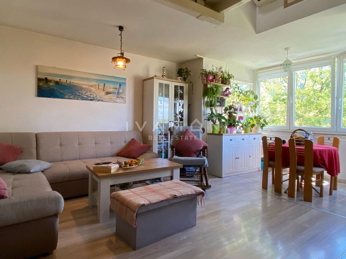 Beautiful, sunny apartment with a sea view