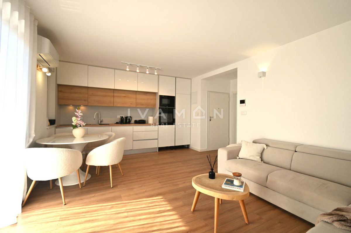 OPPORTUNITY! Two one-bedroom apartments with a sea view