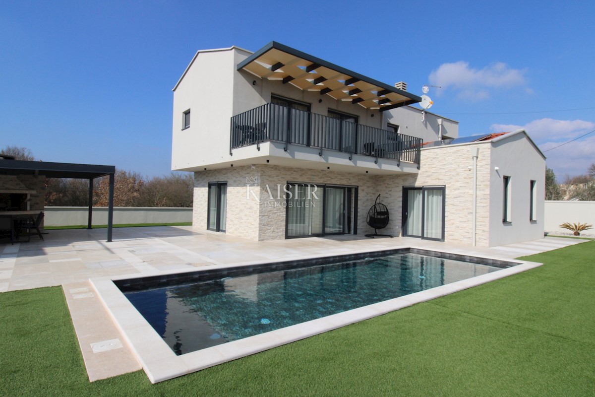 Istrien - Poreč, schöne Villa mit Pool, modernes Design.