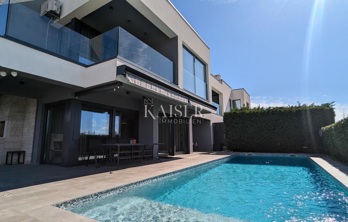 Istrien - Poreč, Luxusvilla mit Sauna 500 m vom Meer entfernt