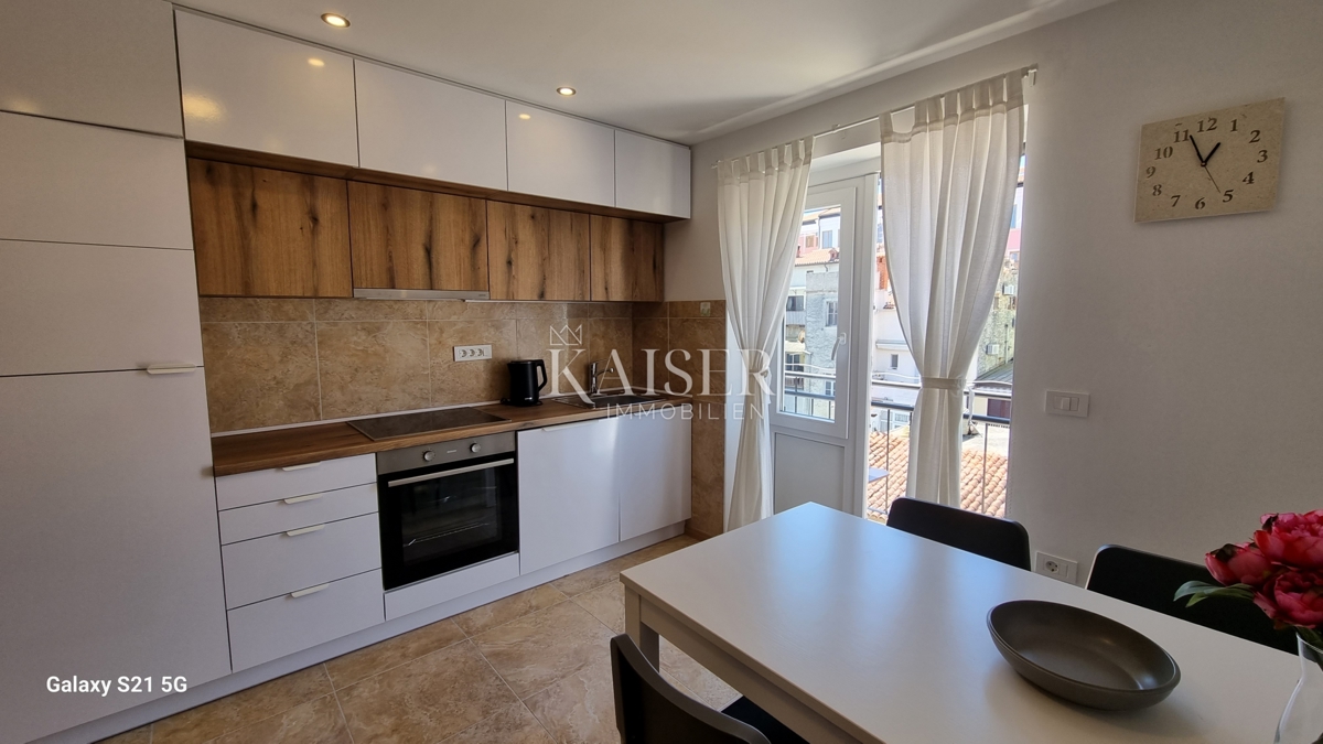 Istra, Novigrad – dvosoban stan sa dnevnim boravkom, 53m2, 50m od mora