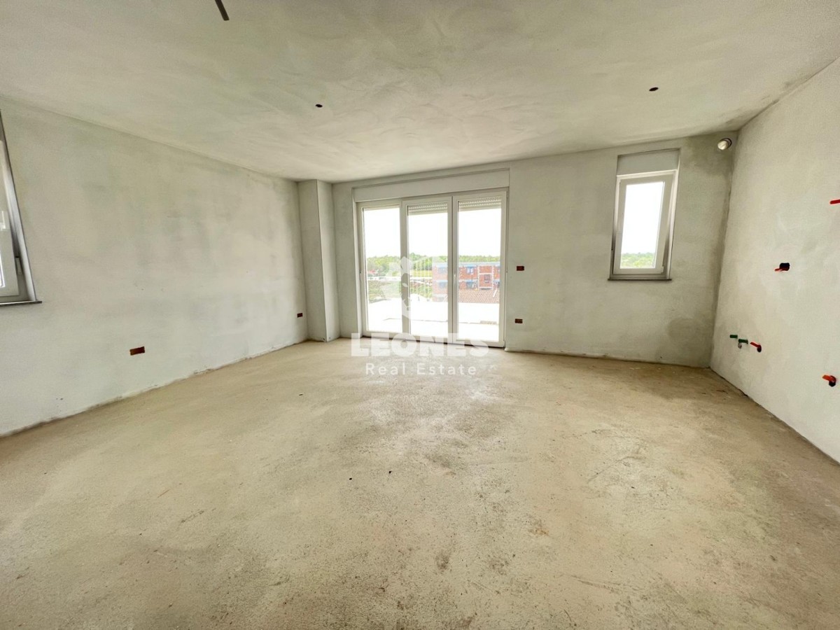 Beautiful, attractive penthouse on the 2nd floor in the vicinity of Poreč