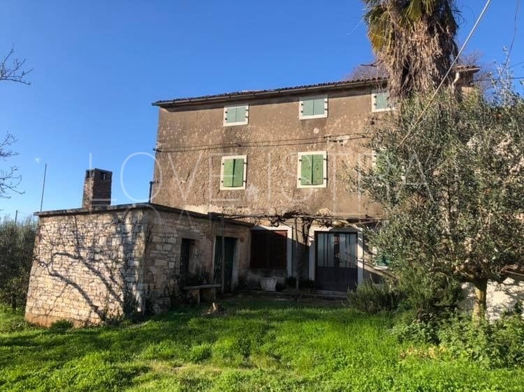 KAMENA KUĆA ZA REKONSTRUKCIJU!