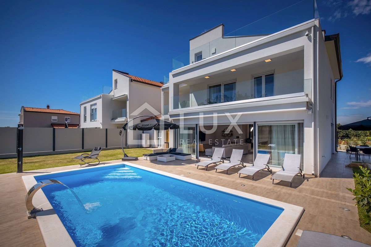 POREČ - luksuzna vila z bazenom