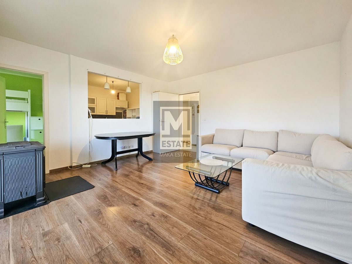 Poreč, two-bedroom apartment in a sought-after location 1.5 km from the sea!