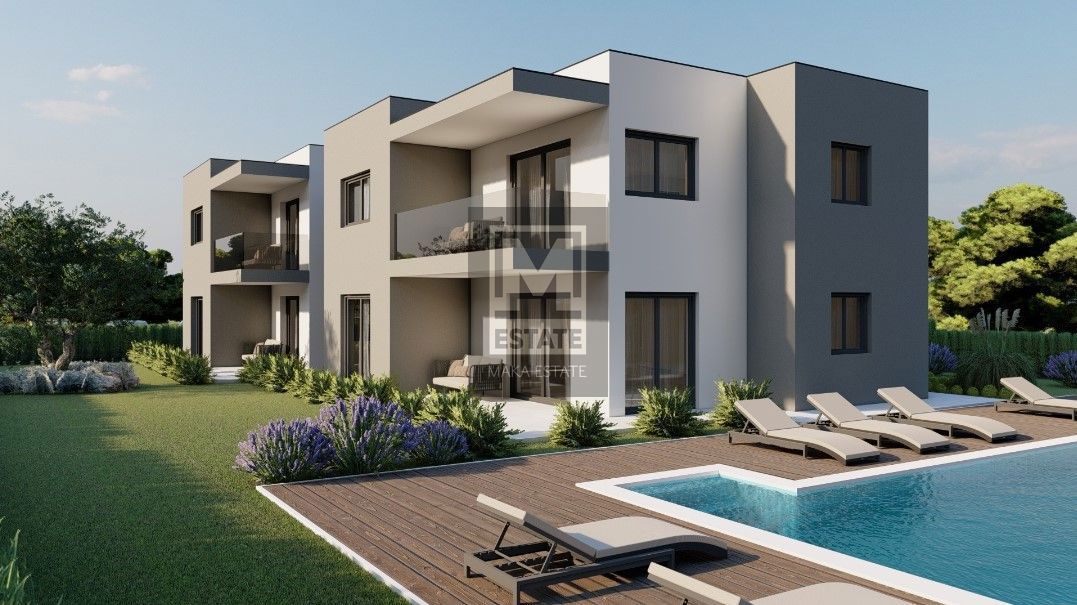 Poreč, surroundings, Apartment on the ground floor with a garden and a shared pool