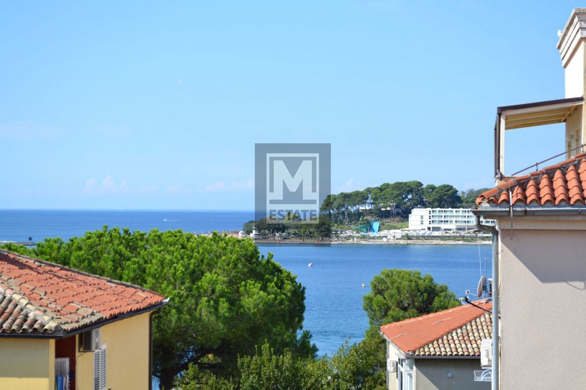 Poreč, two-bedroom apartment in the city with a sea view!