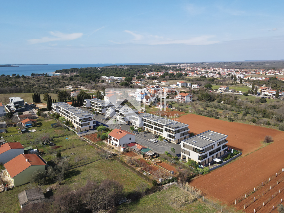 Štinjan,  dvosoban stan u prizemlju s vrtom od 63m2, parking, spremište
