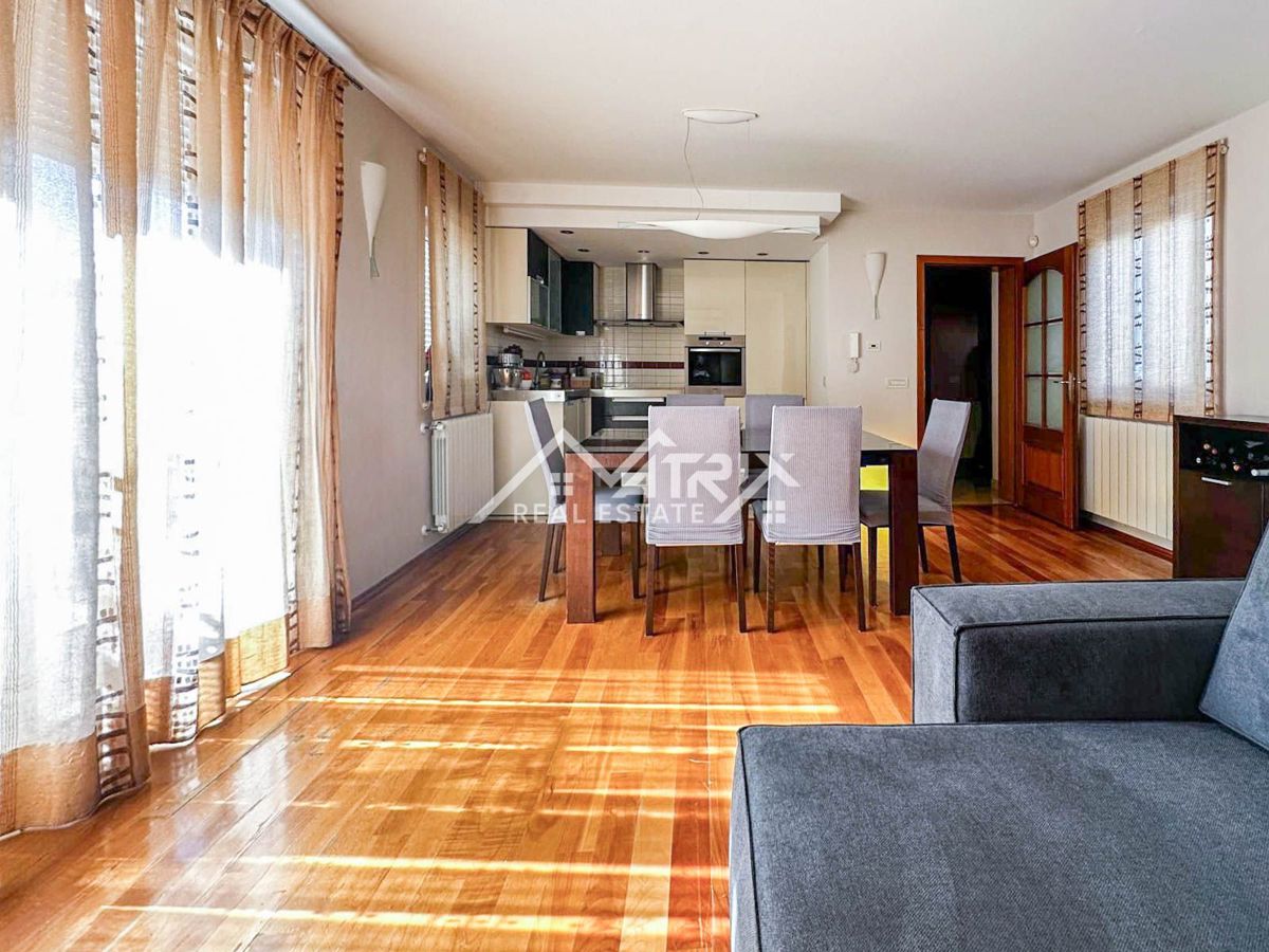 Poreč, Ground floor apartment very close to the sea.