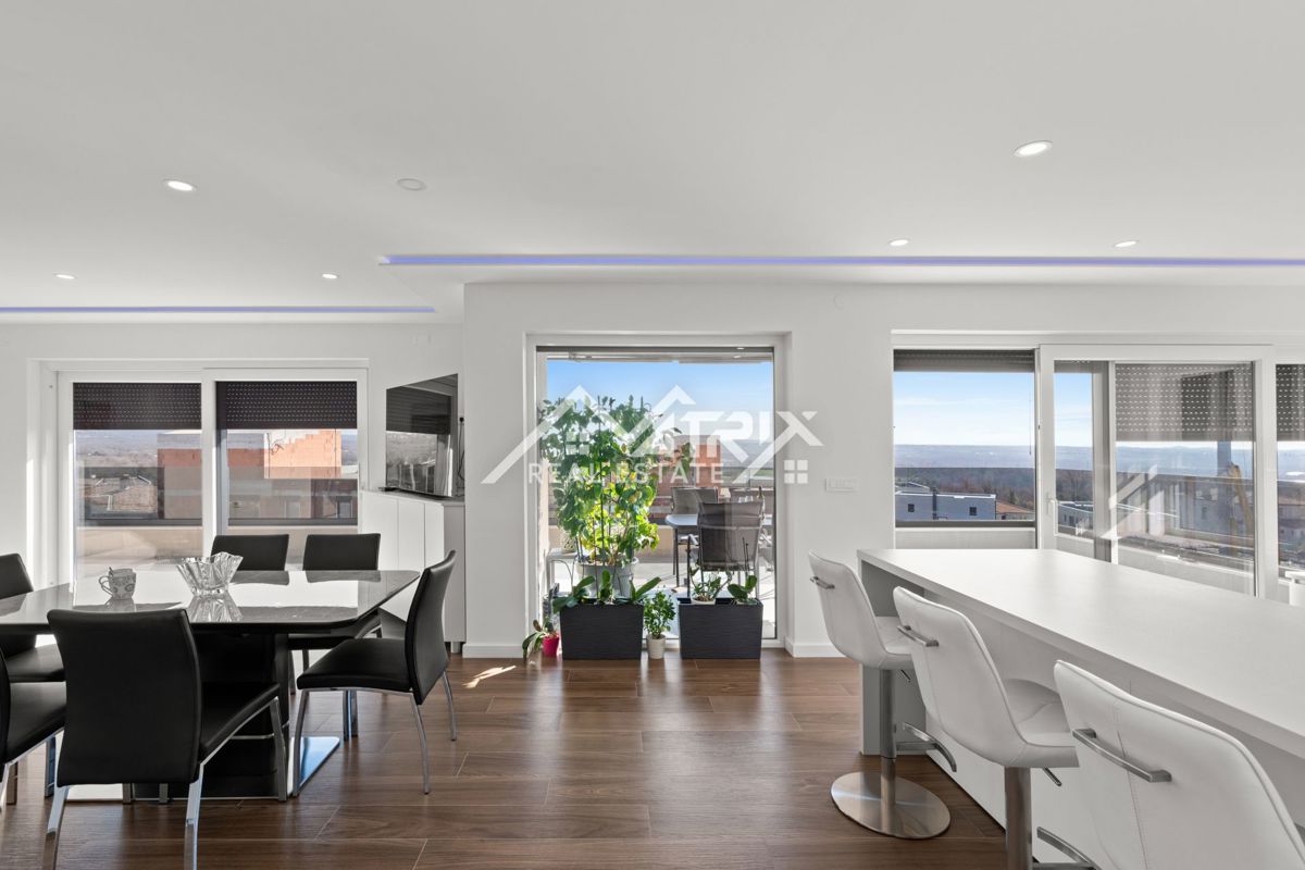 Poreč area, exclusive apartment with a view of the sea and landscape.
