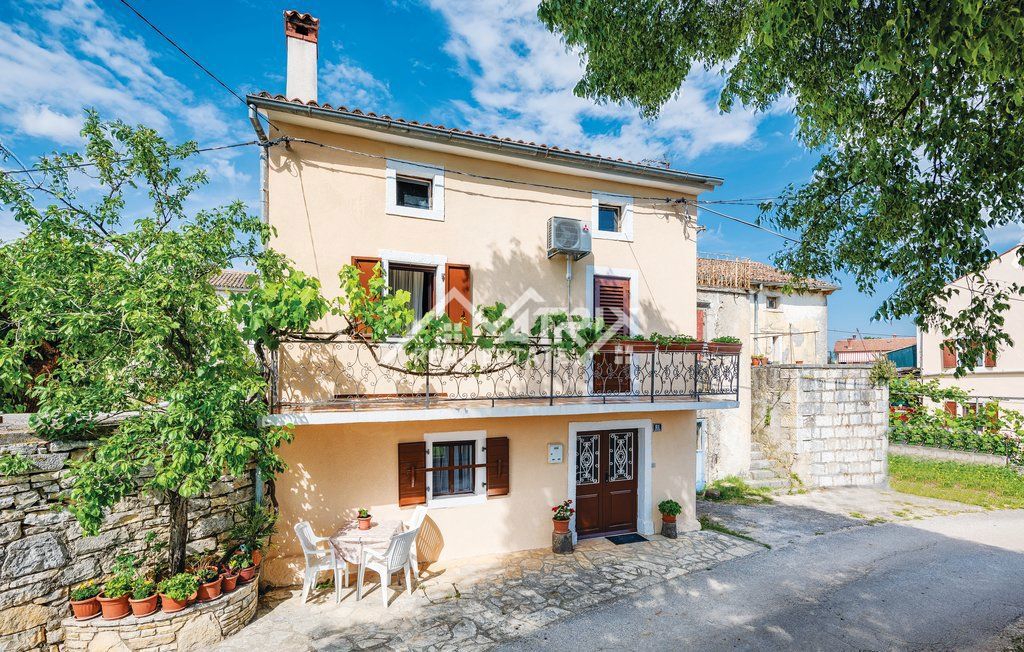 Poreč okolica, istrska hiša z jacuzzijem na mirni lokaciji