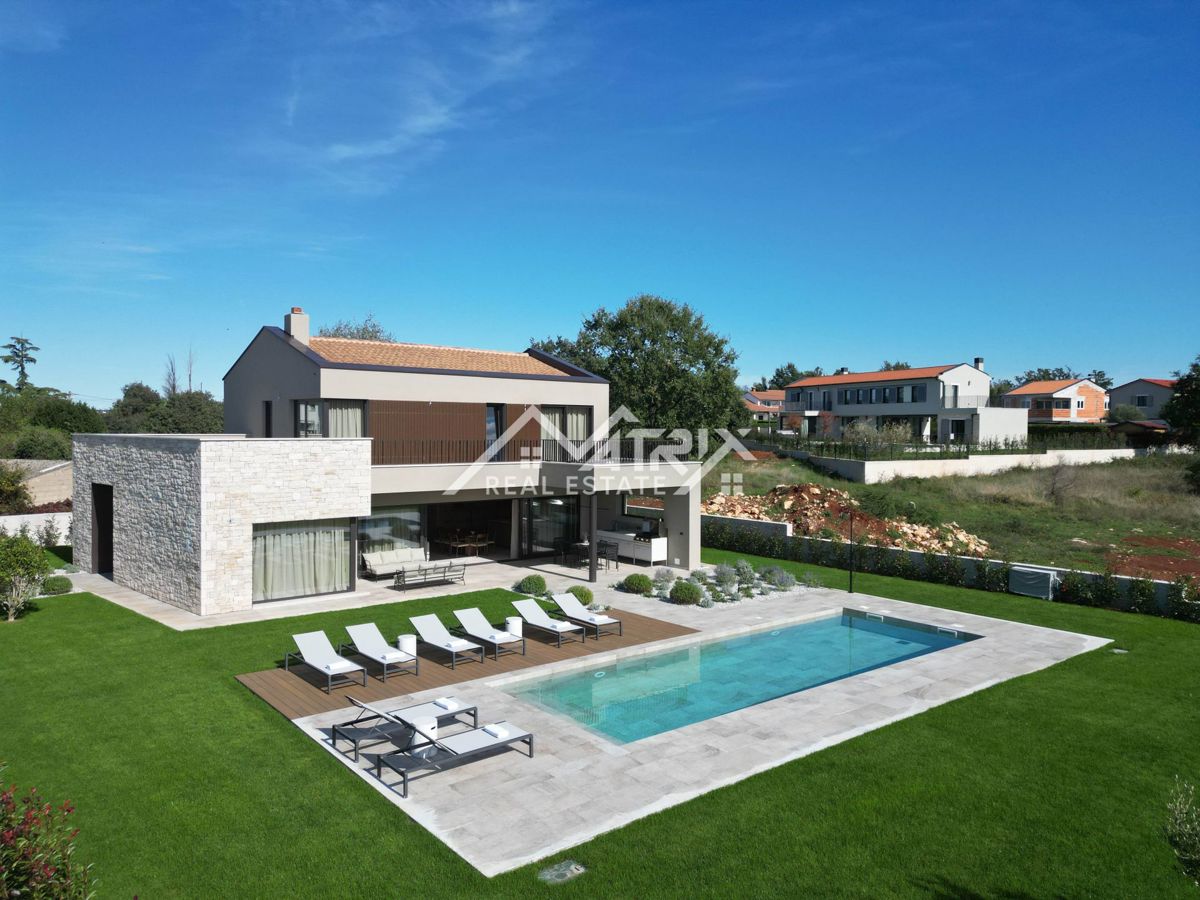 Poreč okolica, moderna stilizirana vila z velikim vrtom