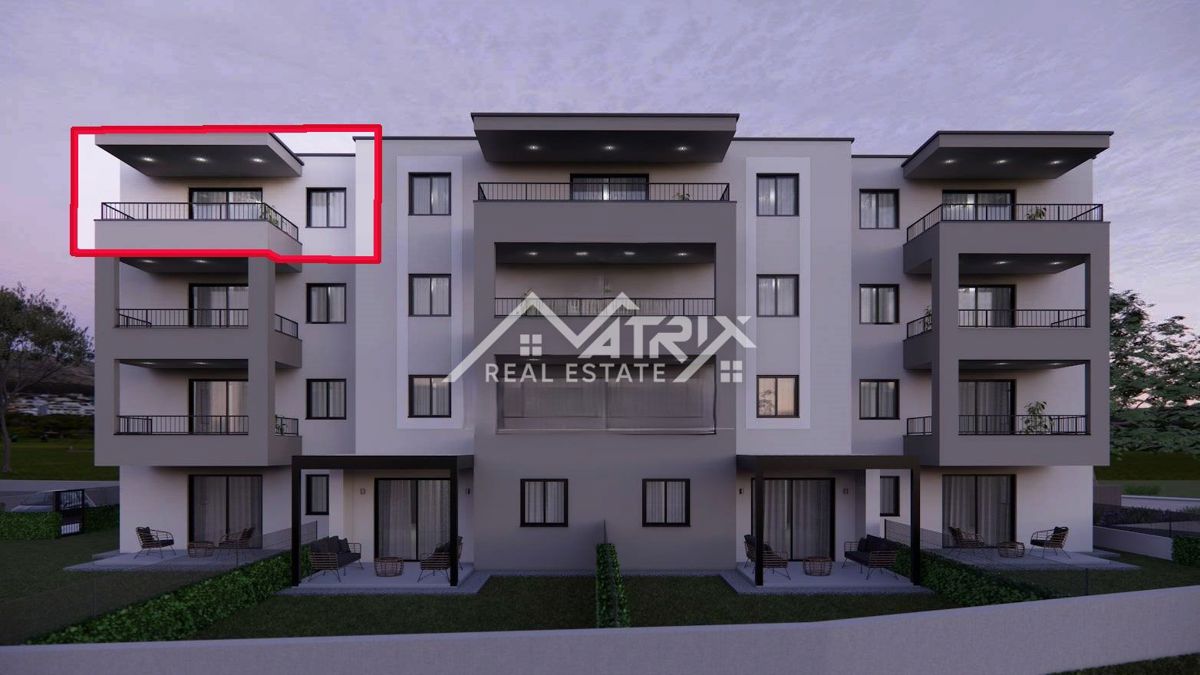 Poreč surroundings, three-bedroom apartment on the 3rd floor with a sea view  