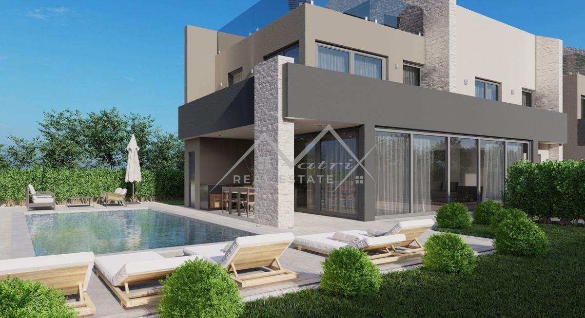 Poreč, dvojna vila sa bazenom u blizini mora i centra grada