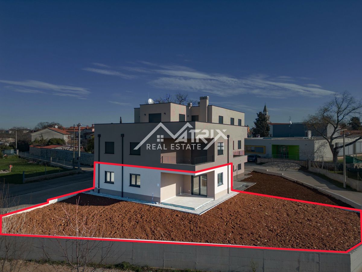 Poreč area, quality apartment on the ground floor with a garden