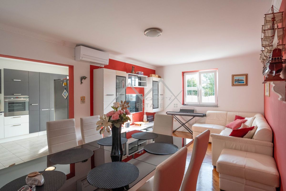 Poreč, stan sa bazenom u samoj blizni mora i centra grada