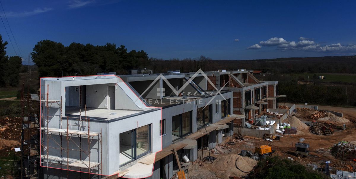 Poreč okolica, čudovit stan s strešno teraso