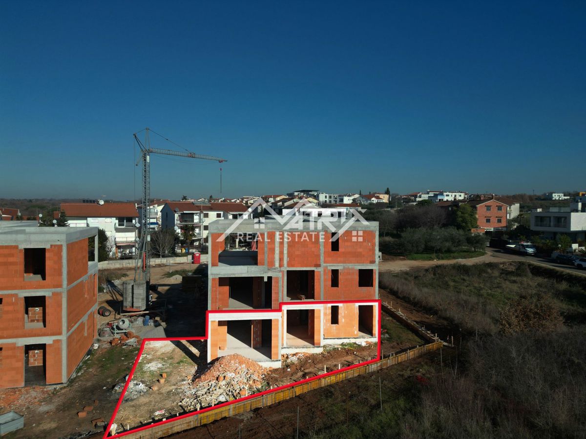  Poreč, ground floor apartment with garden near the sea