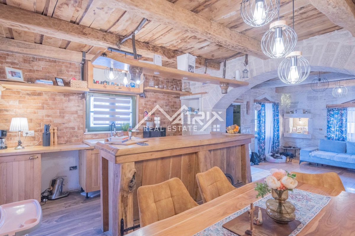 Poreč okolica Avtentična kamnita hiša z bazenom, v mirnem okolju blizu mesta in morja