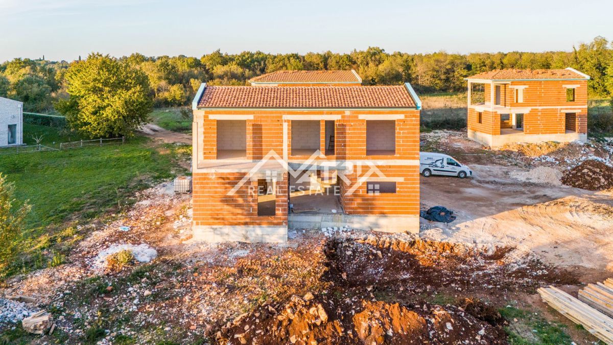 Okolica Poreča, hiša s 4 spalnicami in pogledom na morje