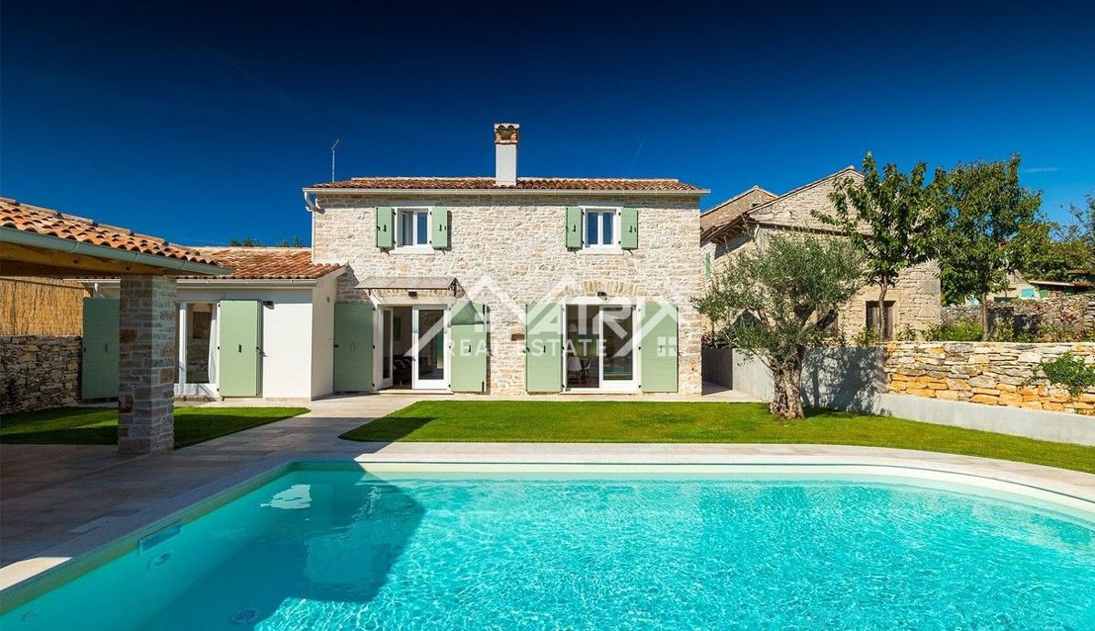 Poreč okolica, Istarska vila za bazenom na odličnoj lokaciji