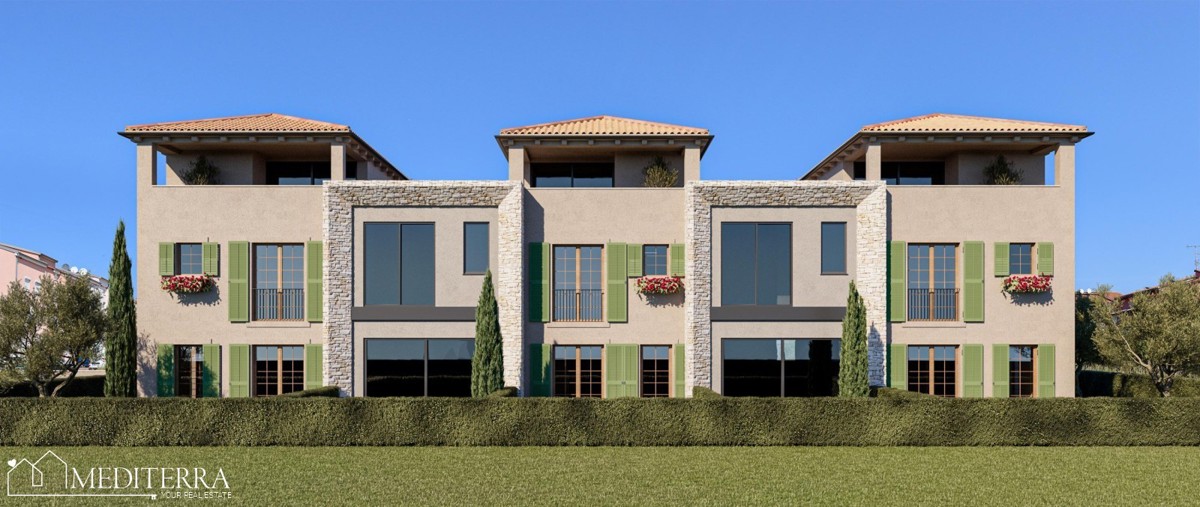 Kuća u nizu sa tri spavaće sobe i privatnim vrtom, Poreč, Istra