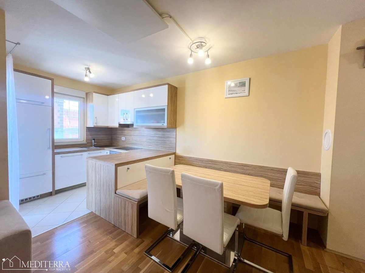 Stan sa jednom spavaćom sobom na odličnoj lokaciji, Novigrad, Istra