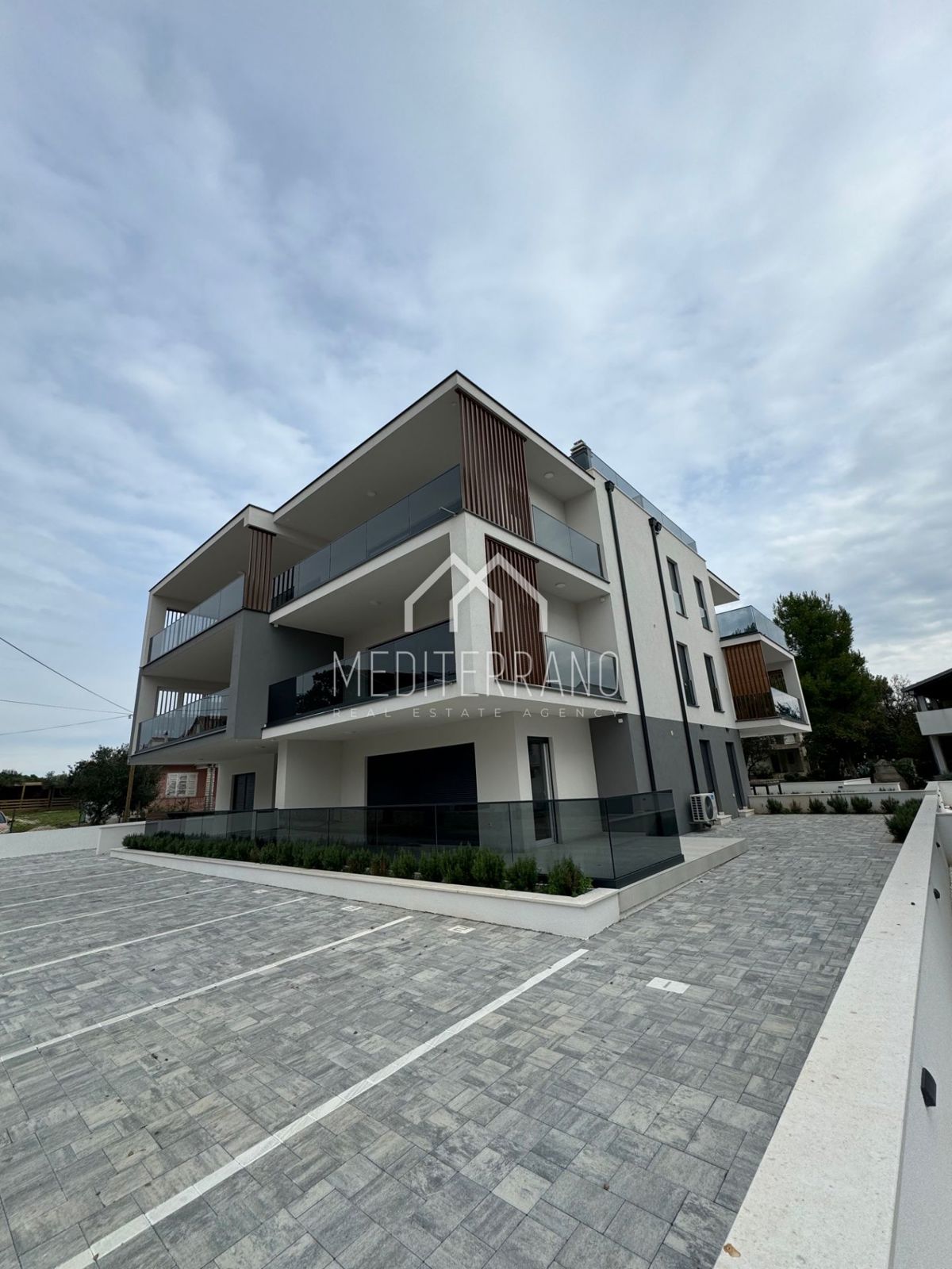 Apartman, drugi red do mora