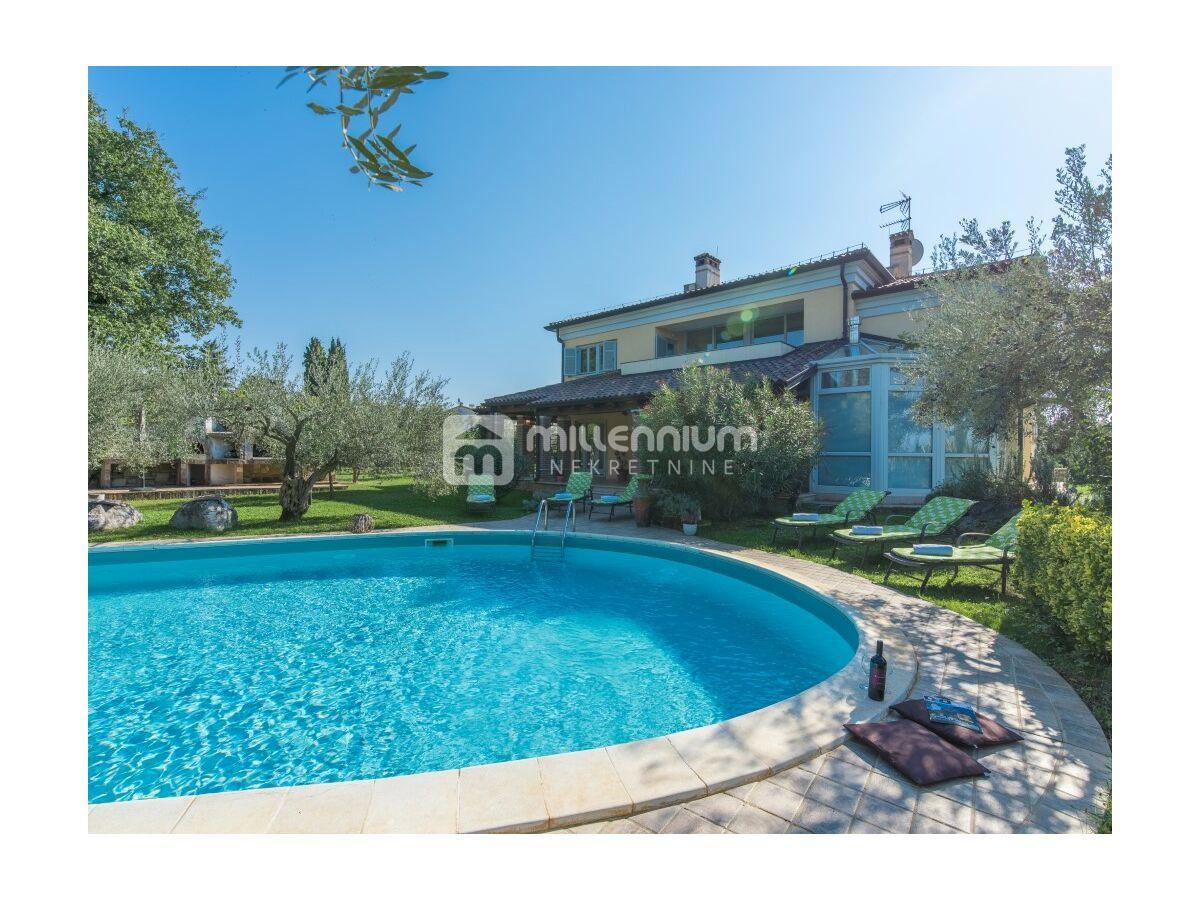 Istra, šarmantna vila s bazenom u Poreču